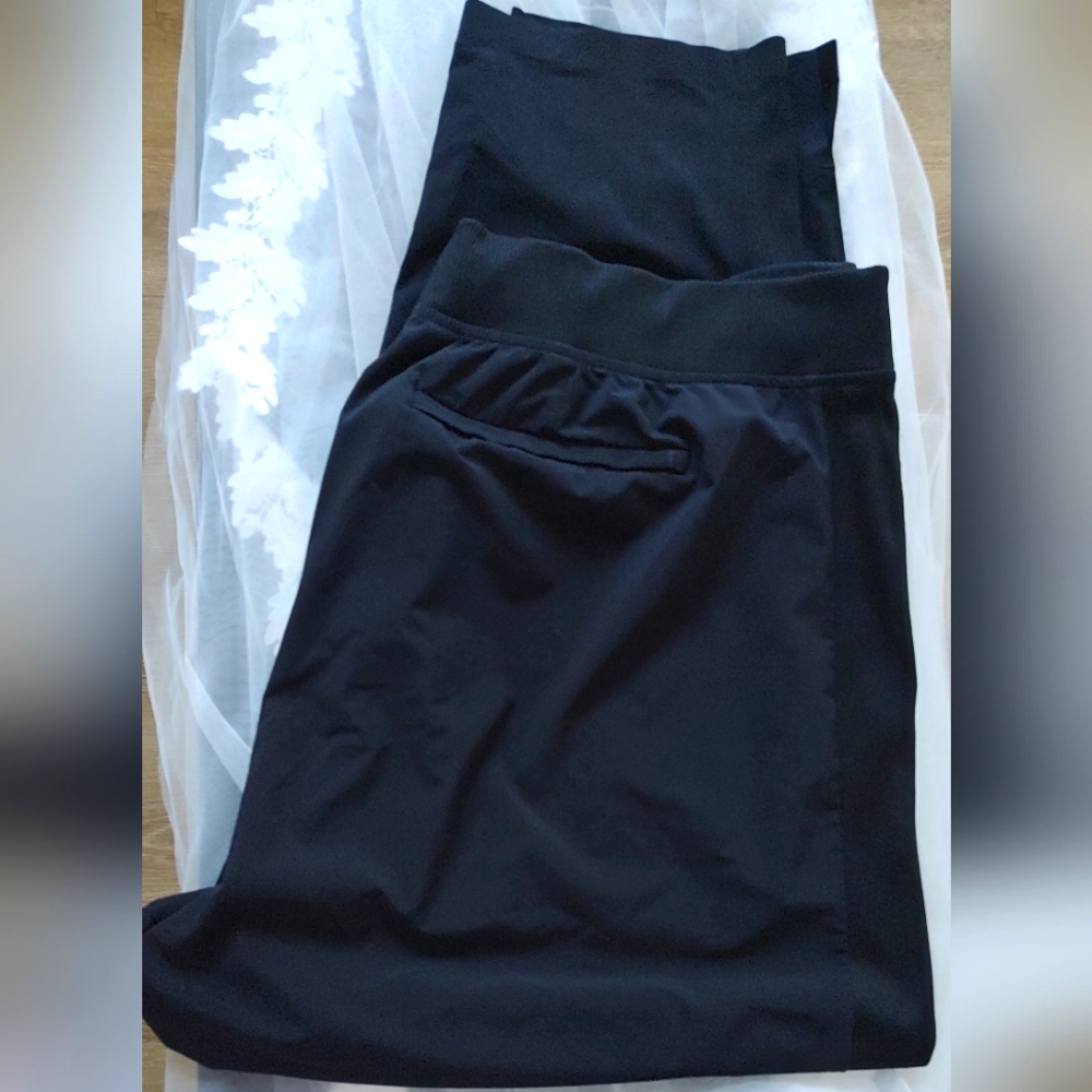 Black Athleta Brooklyn Ankle Jogger Capri Crop Pant Gorpcore Streetwear